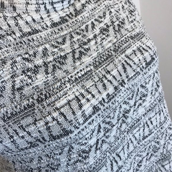 W5 Sweater Tank High Neck Fringe Gray Aztec Small - Picture 3 of 6